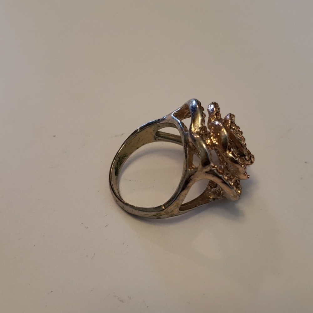 Ring - Picture 2 of 3